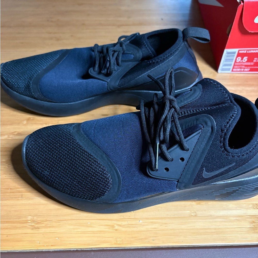 Nike Black and Dark Obsidian- Lunarcharge Essential. Size 9.5 - Picture 3 of 10